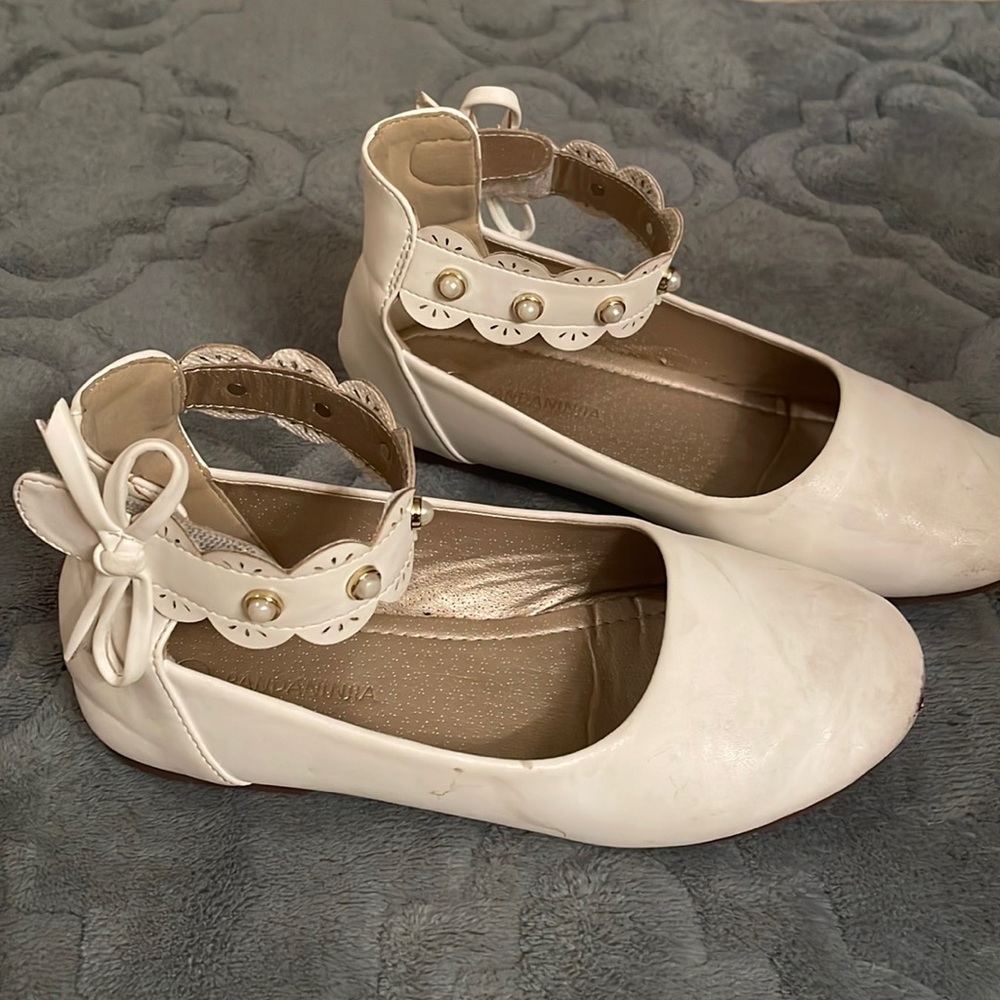 Beautiful girls’ white dress shoes